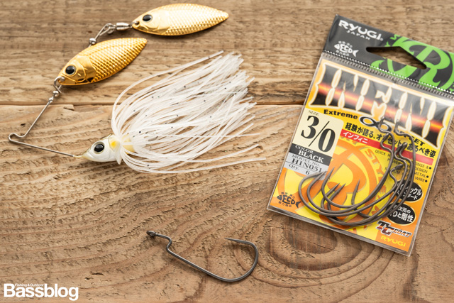 デプス グライドヘッドスピナーベイトのフックはすぐに交換できるのがメリット