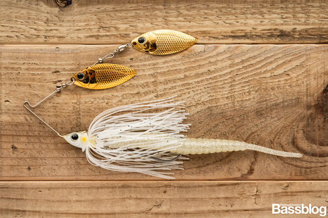 グライドヘッドスピナーベイトとデスアダー5インチ