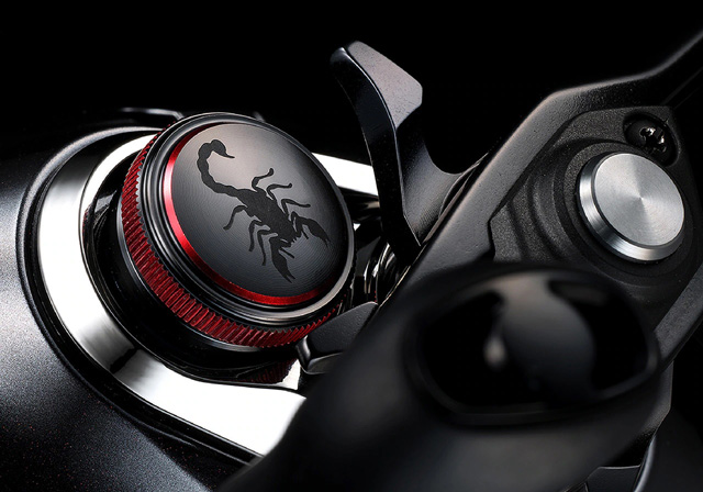 スコーピオンらしいメカニカルブレーキのデザイン