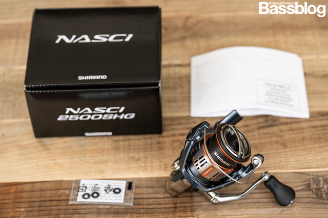 26ナスキーと、入っていた付属品たち。