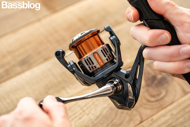 26ナスキーのハンドルを回してみる。非常に滑らかな巻き心地だ。